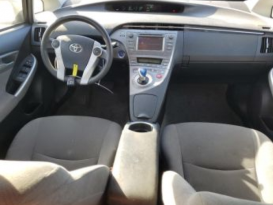 Toyota Prius 2015 თბილისი