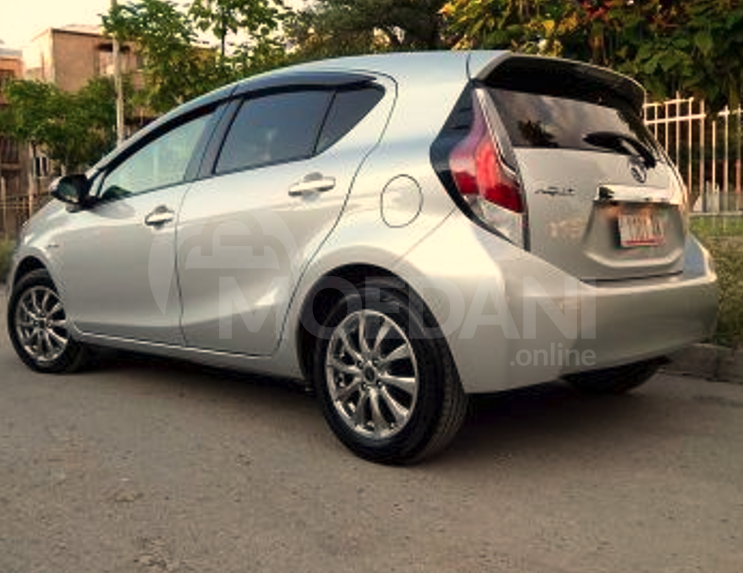 Toyota Aqua 1.5L 2016 Тбилиси - изображение 6