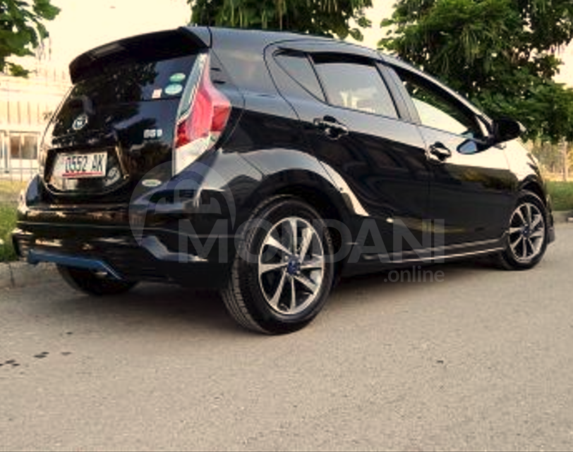 Toyota Aqua 1.5L 2015 Тбилиси - изображение 4