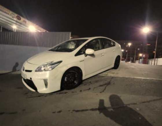 Toyota Prius 2015 Тбилиси