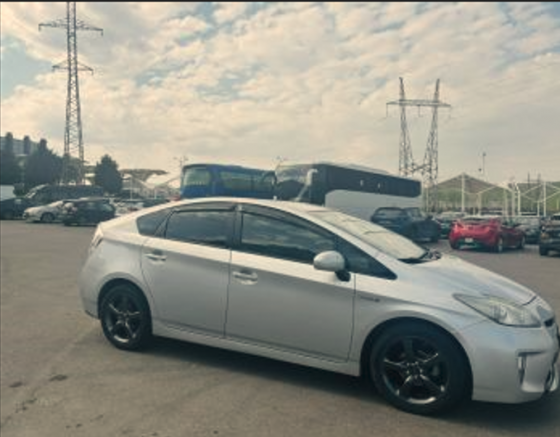 Toyota Prius 2015 Тбилиси