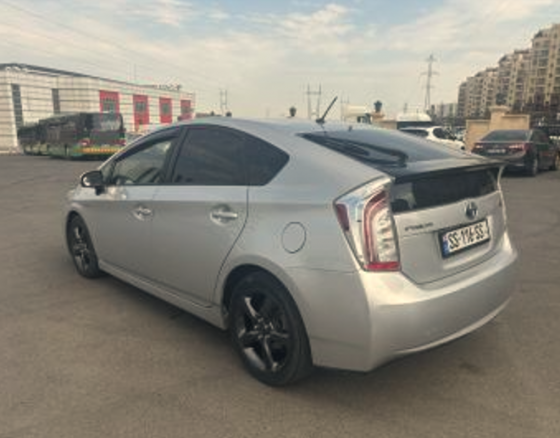 Toyota Prius 2015 Тбилиси