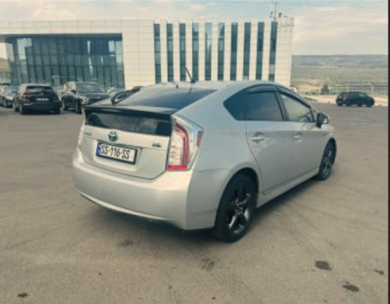 Toyota Prius 2015 Тбилиси