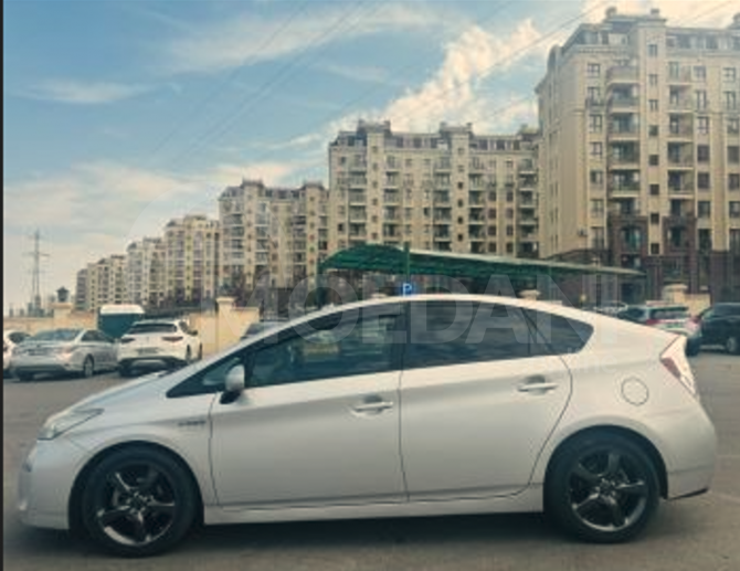 Toyota Prius 2015 თბილისი - photo 1