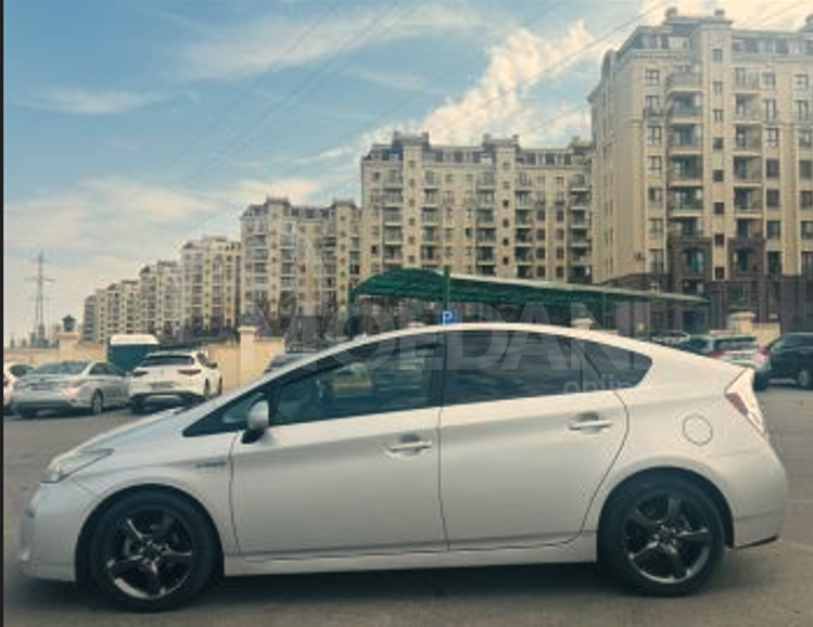 Toyota Prius 1.8L 2015 თბილისი - photo 1
