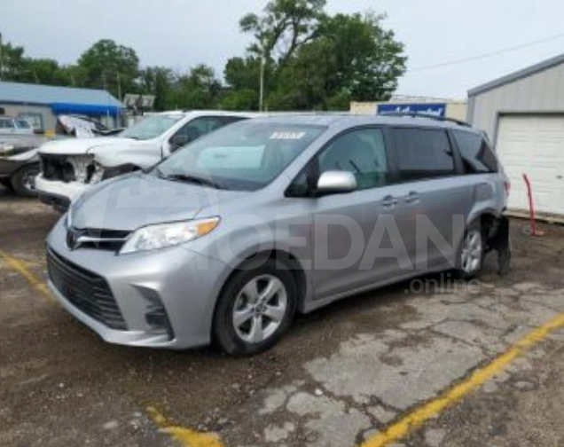 Toyota Sienna 3.5L 2018 Тбилиси - изображение 1