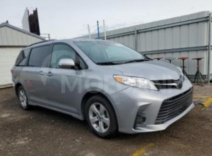Toyota Sienna 3.5L 2018 Тбилиси - изображение 2