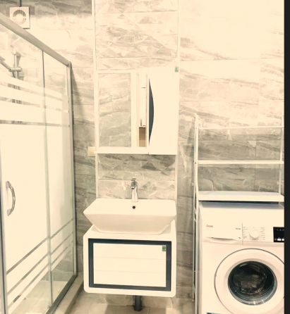 ქირავდება 2 ოთახიანი ბინა 55მ² 15/18 სართ თბილისი