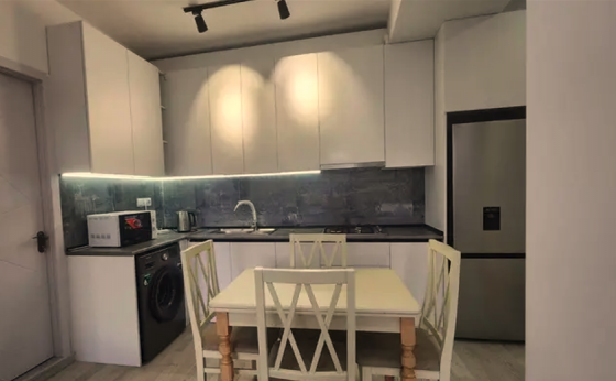 ქირავდება 2 ოთახიანი ბინა 70მ² 13/13 სართ თბილისი