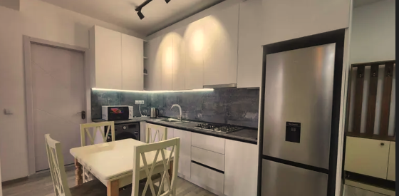 ქირავდება 2 ოთახიანი ბინა 70მ² 13/13 სართ თბილისი