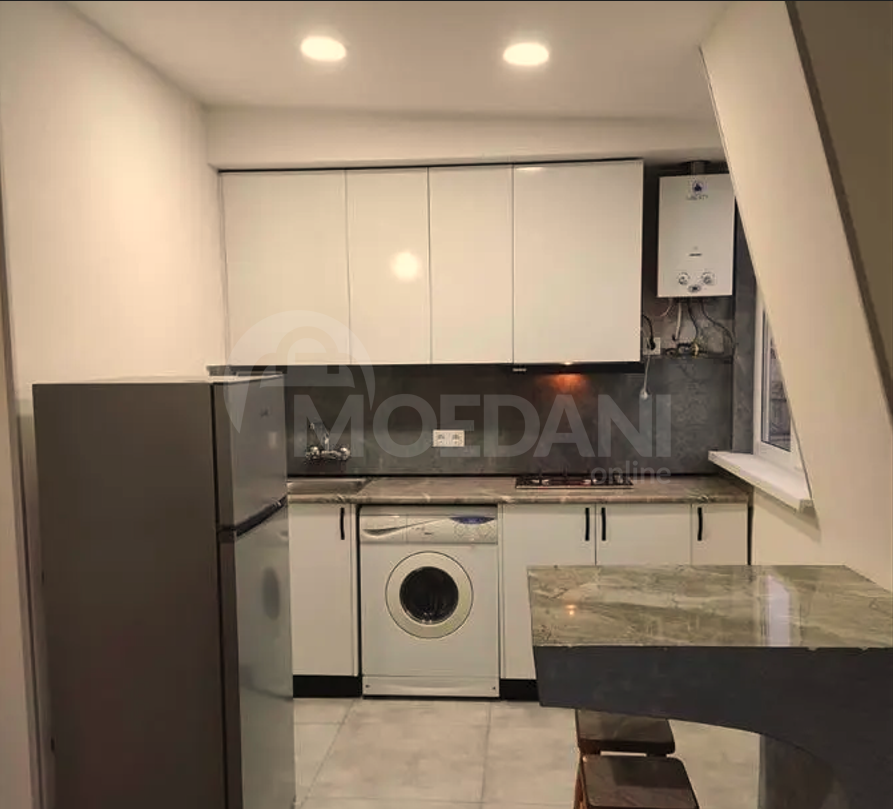 Сдам 2-комн. квартиру 42м² 3/3 эт. Тбилиси - изображение 1