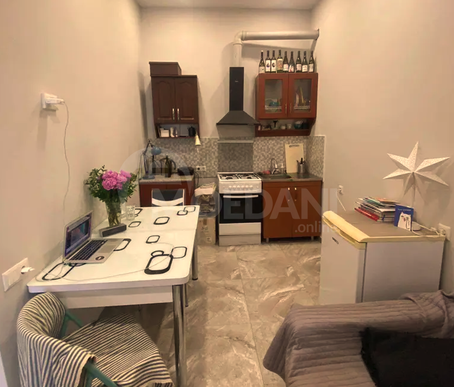 ქირავდება 2 ოთახიანი ბინა 50მ² 1/2 სართ თბილისი - photo 2