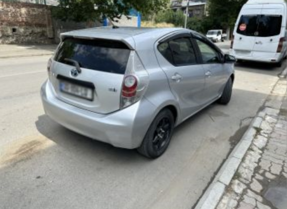 Toyota Aqua 2013 Тбилиси