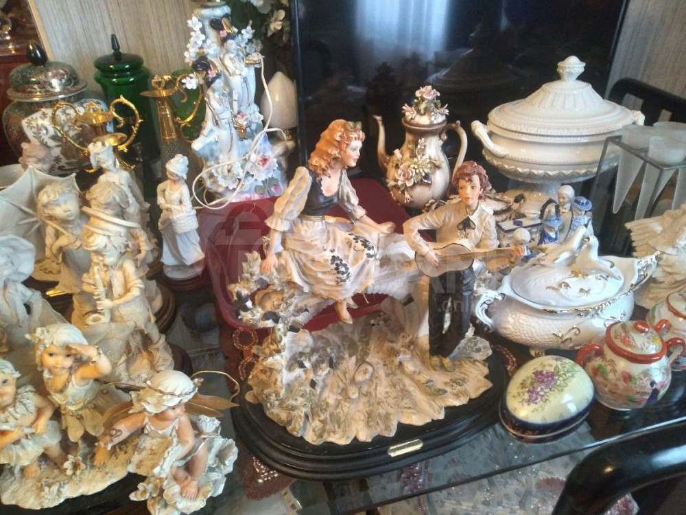 Figures from Belgium Tbilisi - photo 1