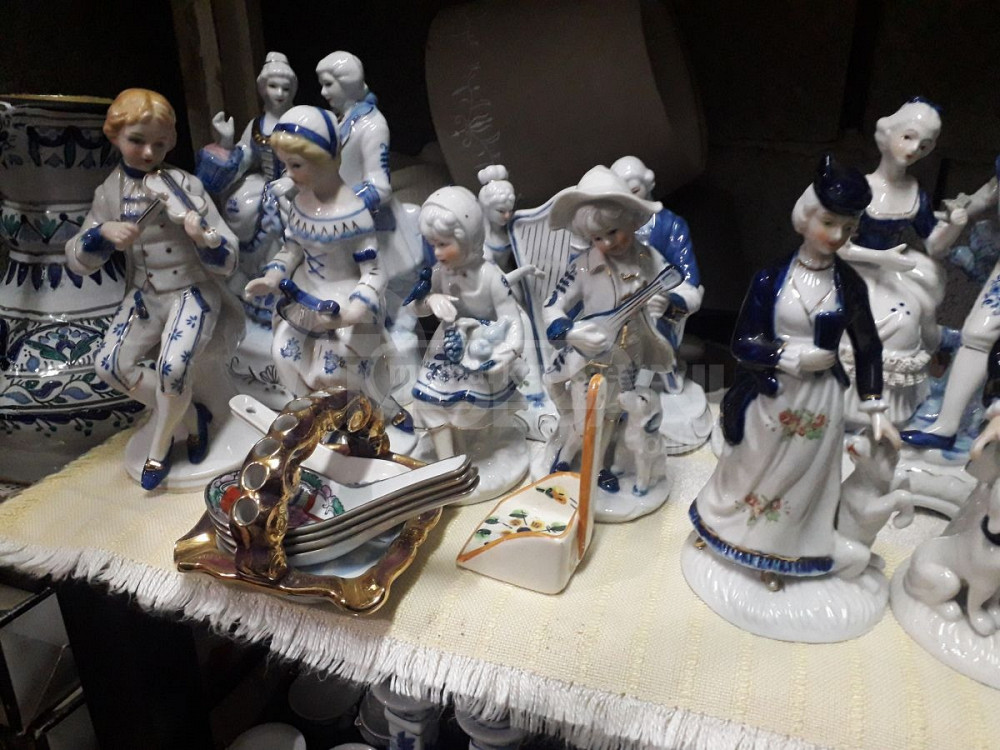 Figures from Belgium Tbilisi - photo 1