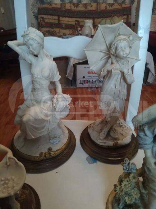 Figures from Belgium Tbilisi - photo 1