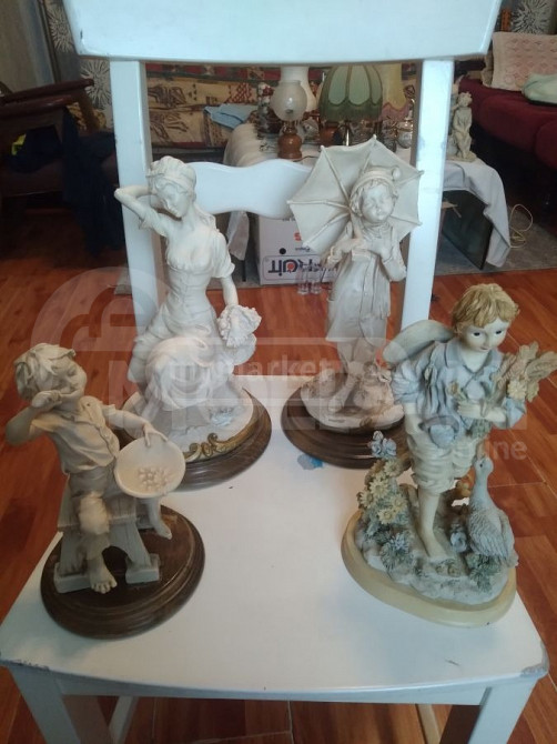 Figures from Belgium Tbilisi - photo 1