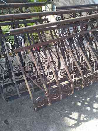 Massive iron railings are 22 meters Tbilisi