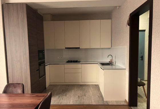 ქირავდება 3 ოთახიანი ბინა 75მ² 7/9 სართ თბილისი