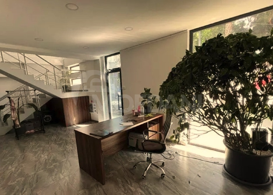 Сдается универсальное коммерческое помещение на Сабуртало Тбилиси - изображение 1