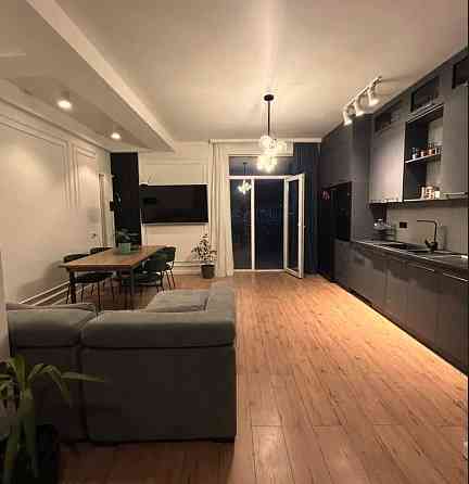 იყიდება 4 ოთახიანი ბინას 120მ² 8/11 სართ თბილისი