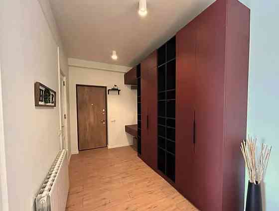 იყიდება 4 ოთახიანი ბინას 120მ² 8/11 სართ თბილისი