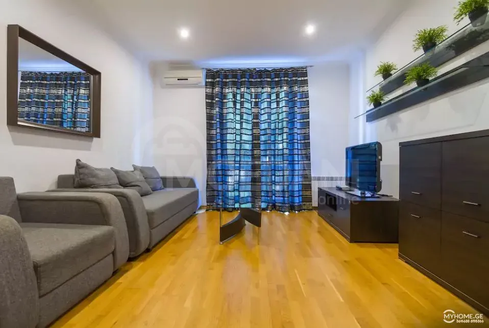 ქირავდება 3 ოთახიანი ბინა 110მ² 3/5 სართ თბილისი - photo 1