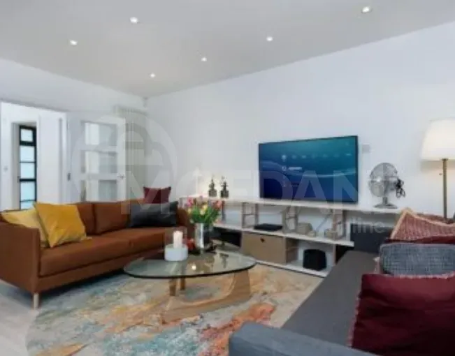 Apartments For Rent five-room 180м² 8/10 floor Tbilisi - photo 1