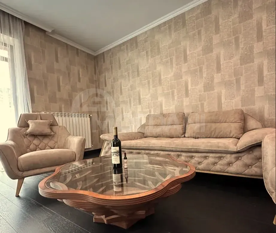 ქირავდება 3 ოთახიანი ბინა 210მ² 8/9 სართ თბილისი - photo 1