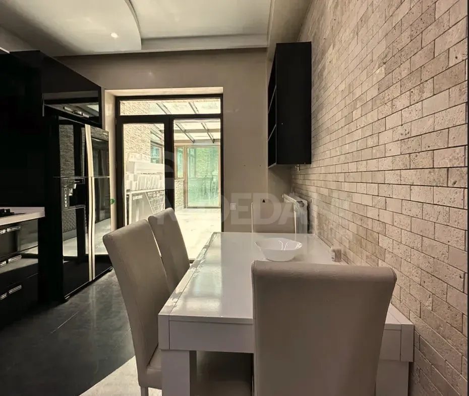 ქირავდება 3 ოთახიანი ბინა 210მ² 8/9 სართ თბილისი - photo 9