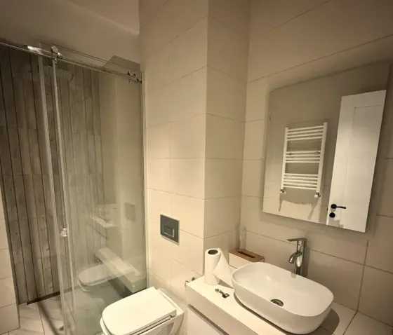 ქირავდება 2 ოთახიანი ბინა 60მ² 3/12 სართ თბილისი