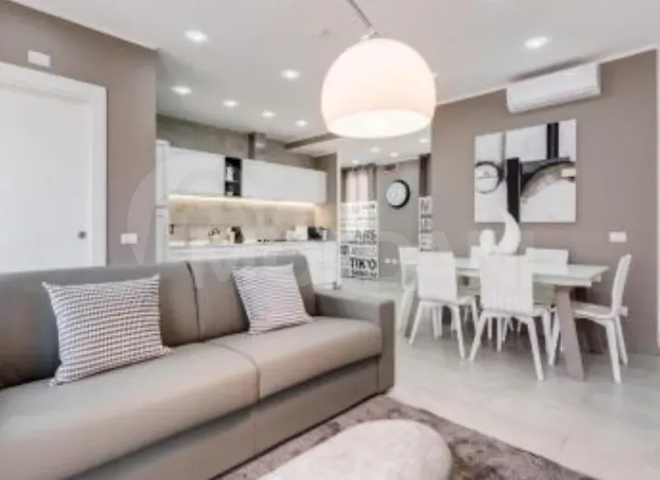 Apartments For Rent five-room 210м² 5/6 floor Tbilisi - photo 1