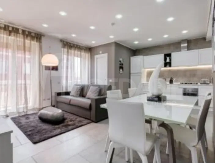 Apartments For Rent five-room 210м² 5/6 floor Tbilisi - photo 2