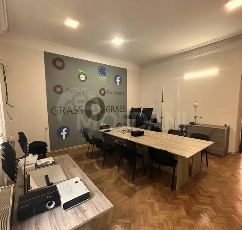 Сдается коммерческое офисное помещение в Чугурети Тбилиси - изображение 1