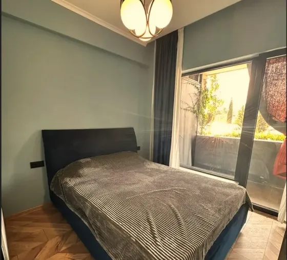 ქირავდება 2 ოთახიანი ბინა 45მ² 1/8 სართ თბილისი