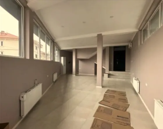 ქირავდება 3 ოთახიანი ბინა 90მ² 1/1 სართ თბილისი