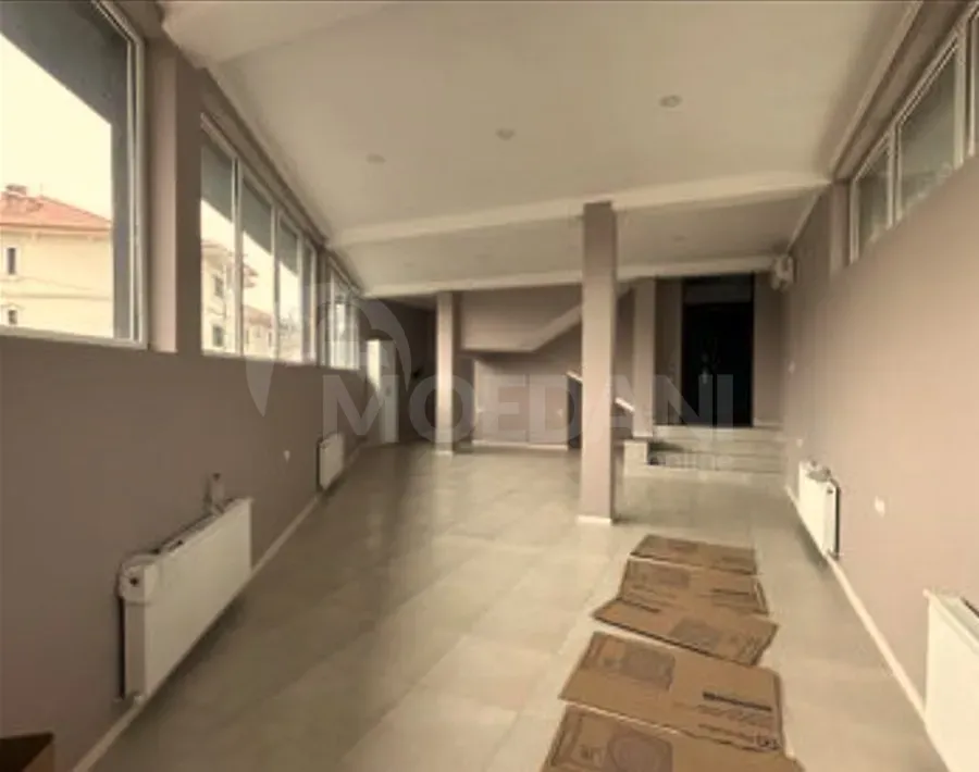 ქირავდება 3 ოთახიანი ბინა 90მ² 1/1 სართ თბილისი - photo 1