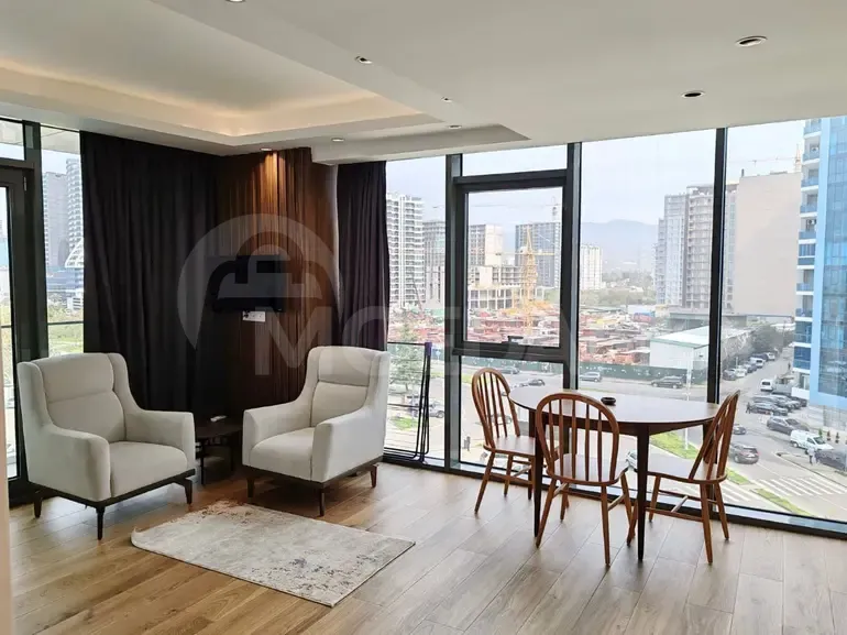 Продам 1-комн. квартиру 43м² 6/13 эт. Батуми - изображение 2