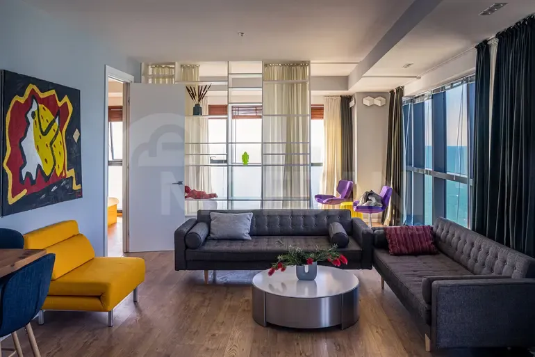 Продам 3-комн. квартиру 81м² 37/50 эт. Батуми - изображение 1