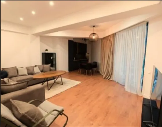 ქირავდება 3 ოთახიანი ბინა 160მ² 10/18 სართ თბილისი