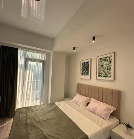 ქირავდება 3 ოთახიანი ბინა 77მ² 7/15 სართ თბილისი