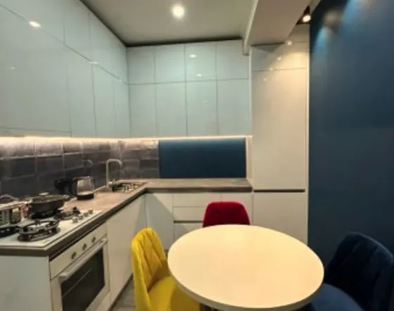 ქირავდება 3 ოთახიანი ბინა 70მ² 7/12 სართ თბილისი