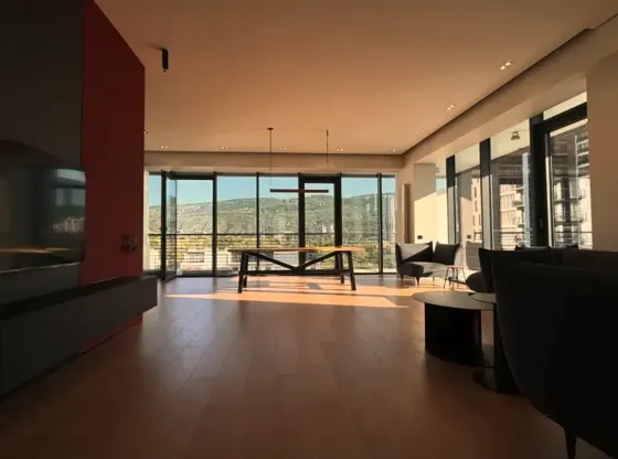 ქირავდება 3 ოთახიანი ბინა 150მ² 15/22 სართ თბილისი