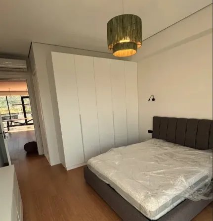 ქირავდება 3 ოთახიანი ბინა 150მ² 15/22 სართ თბილისი