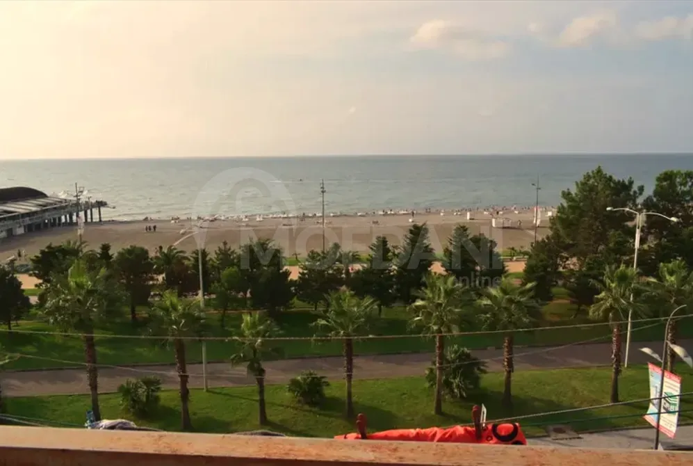 Сдам 3-комн. квартиру на сутки в Батуми  80м² 5/6 эт. Батуми - изображение 1