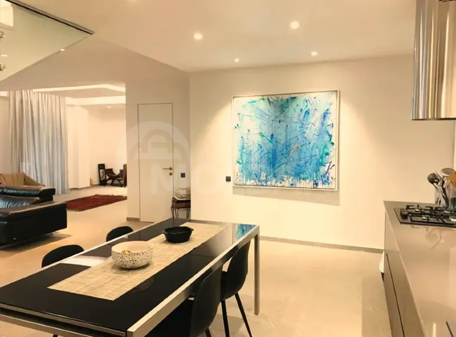 Продам 4-комн. квартиру 327м² 2/6 эт. Тбилиси - изображение 2