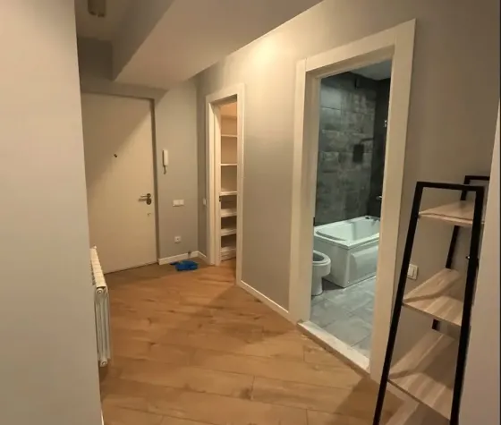 ქირავდება 3 ოთახიანი ბინა 120მ² 12/20 სართ თბილისი