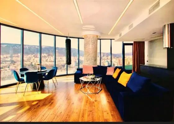 ქირავდება 3 ოთახიანი ბინა 128მ² 24/32 სართ თბილისი