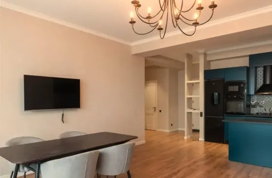 ქირავდება 3 ოთახიანი ბინა 145მ² 17/22 სართ თბილისი