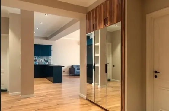 ქირავდება 3 ოთახიანი ბინა 145მ² 17/22 სართ თბილისი